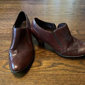 Born Brown leather heels